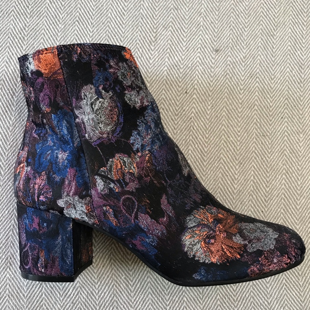 Brocade fabric boots ladies size 7